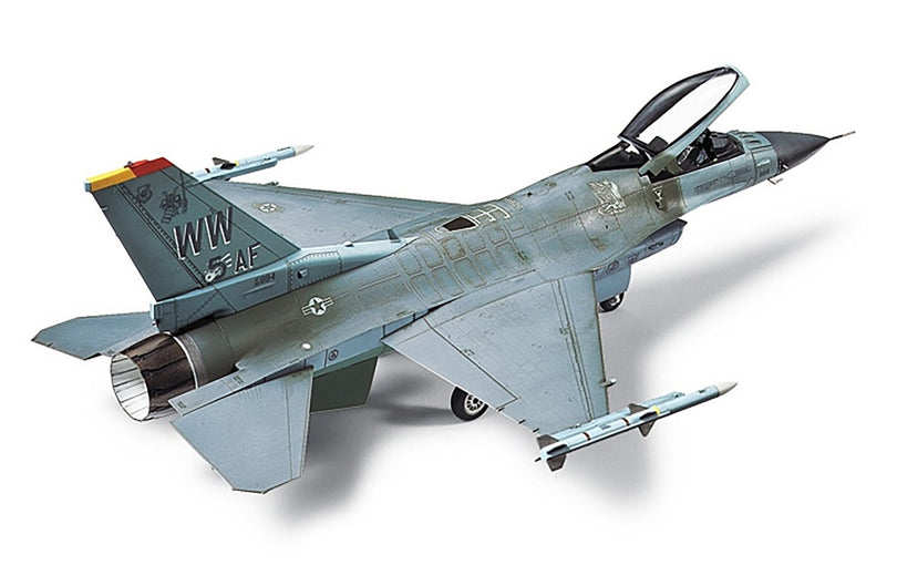 Tamiya F-16 CJ Fighting Falcon - Block 50 1:72 Plastic Kit