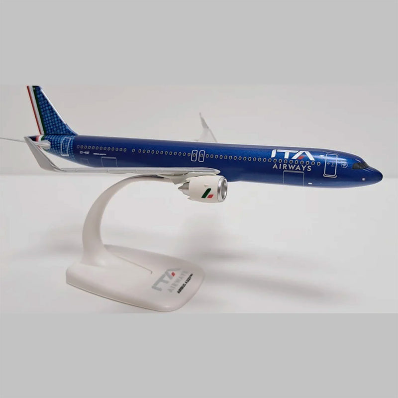 PPC ITA Airways Airbus A321 Neo 1:200 Plastic Model Aircraft - PP-225018