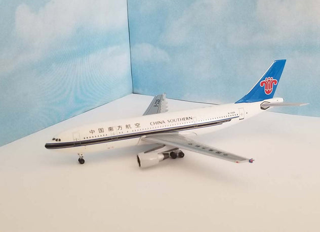 Aero Classics China Southern Airbus A330-600 1:400 Diecast Model Aircraft - B-2329