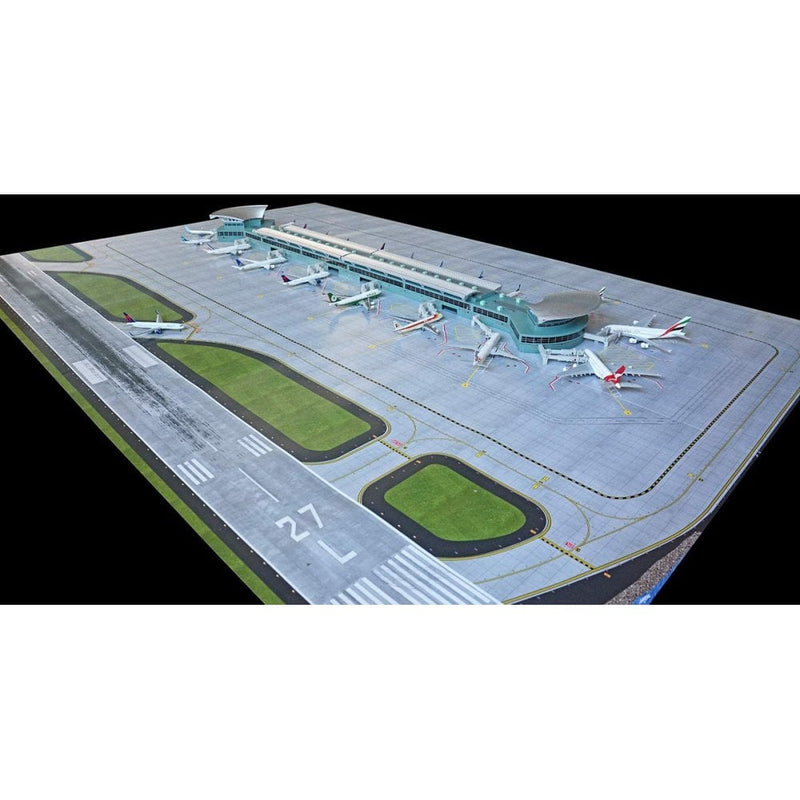 Airport Terminal for 22 Planes - 1/400