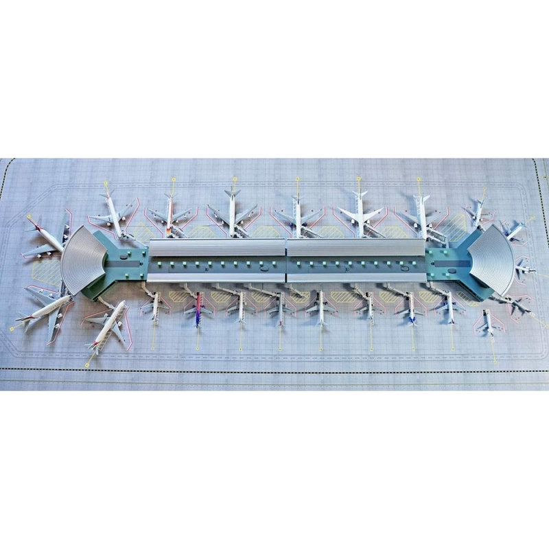 Airport Terminal for 22 Planes - 1/400