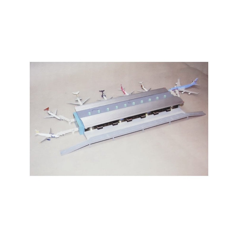 Airport Terminal for 7 Planes - 1/400