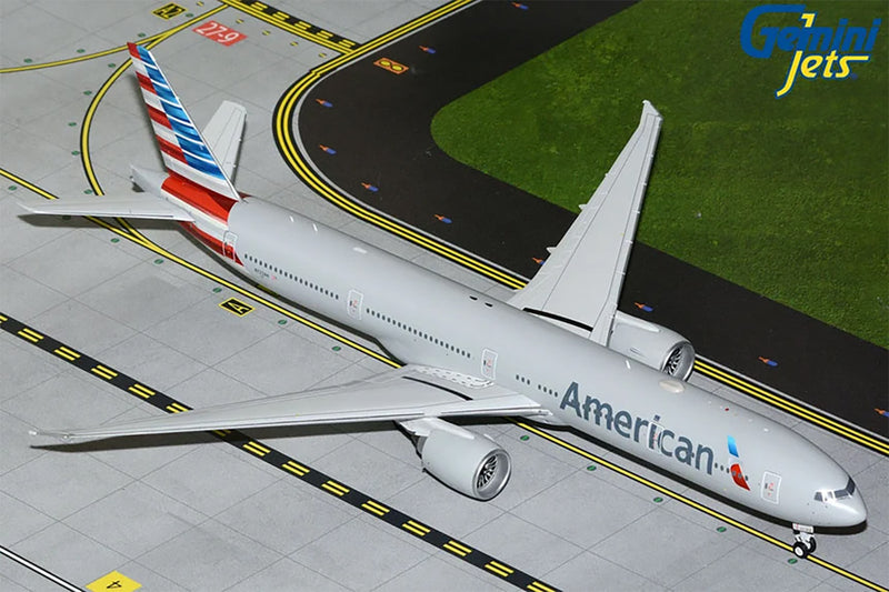 Gemini Jets American Airlines Boeing 777-300ER N722AN 1:200 Diecast Model Aircraft - G2AAL1415