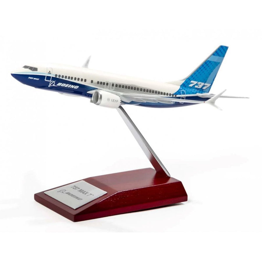 Boeing 737 MAX 7 1:200 Scale Plastic Model Aircraft