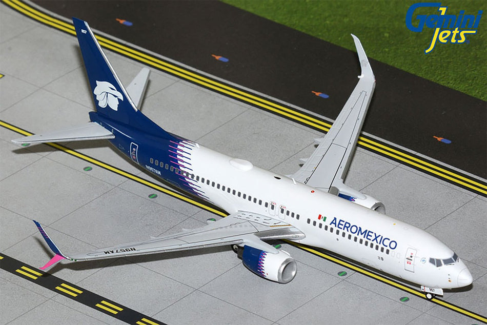 Gemini Jets Aeromexico Boeing 737-800S New Livery Diecast - N957AM - 1/200 - G2AMX1387