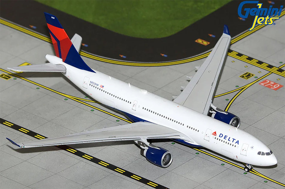 Gemini Jets Delta Airlines Airbus A330-200 Diecast - N852NW- 1/400 - GJDAL2105