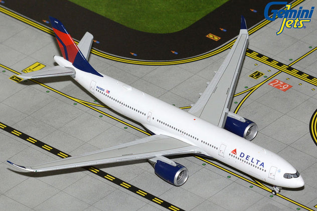 Gemini Jets Delta Airlines Airbus A330-900 1:400 Diecast Model Aircraft - N408DX - GJDAL2374