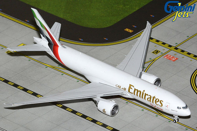 Gemini Jets Emirates SkyCargo Boeing 777-200LRF 1:400 Diecast Model Aircraft A6-EFV GJUAE2381