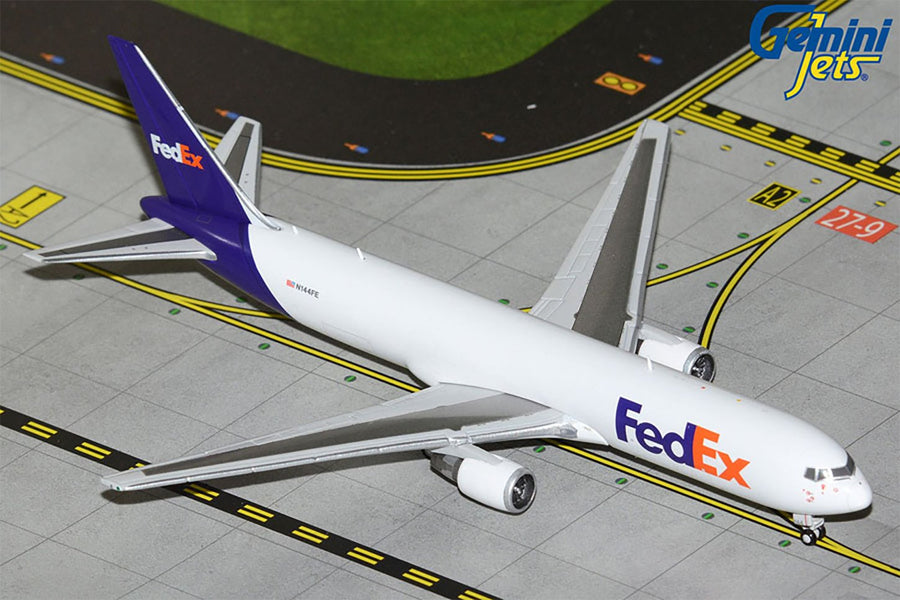 Gemini Jets FedEx Boeing 767-300ERF N144FE 1:400 Diecast Model Aircraft - GJFDX2311