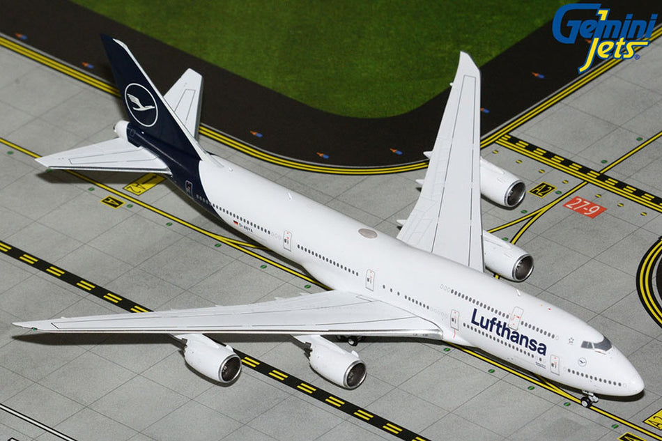 Gemini Jets Lufthansa Boeing 747-8 Diecast - D-ABYA - 1/400 - GJDLH2209