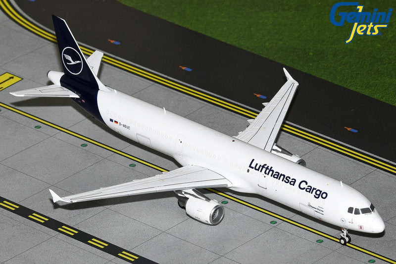 Gemini Jets Lufthansa Cargo Airbus A321 P2F Diecast - D-AEUC - 1/200 - G2DLH1152