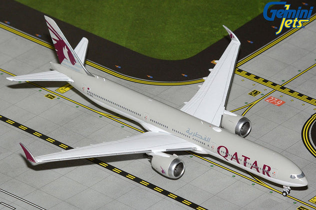 Gemini Jets Qatar Airways Boeing 777-9 1:400 Diecast Model Aircraft - A7-BKA - GJQTR2278
