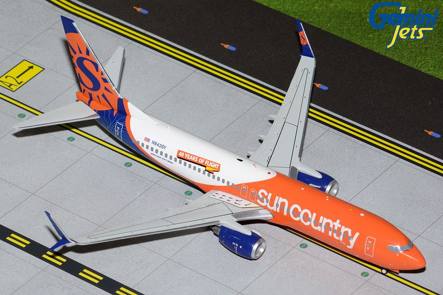 Gemini Jets Boeing 737-800S Sun Country 1:200 Diecast Model Aircraft N842SY G2SCX1184