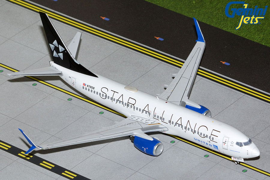 Gemini Jets United Airlines 737-800W Star Alliance 1:200 Diecast Model Aircraft - G2UAL1378