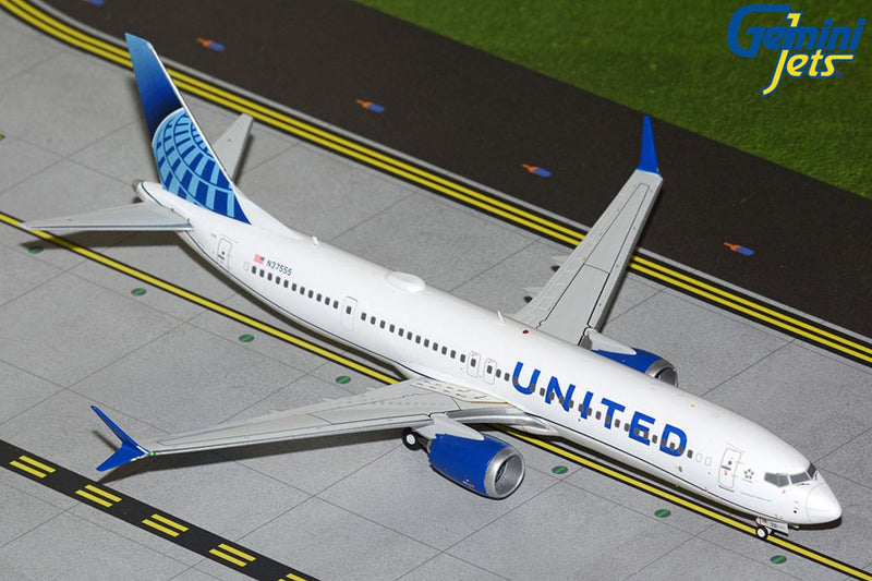Gemini Jets United Airlines Boeing 737 Max 9 Diecast - N37555 - 1/200 - G2UAL1256
