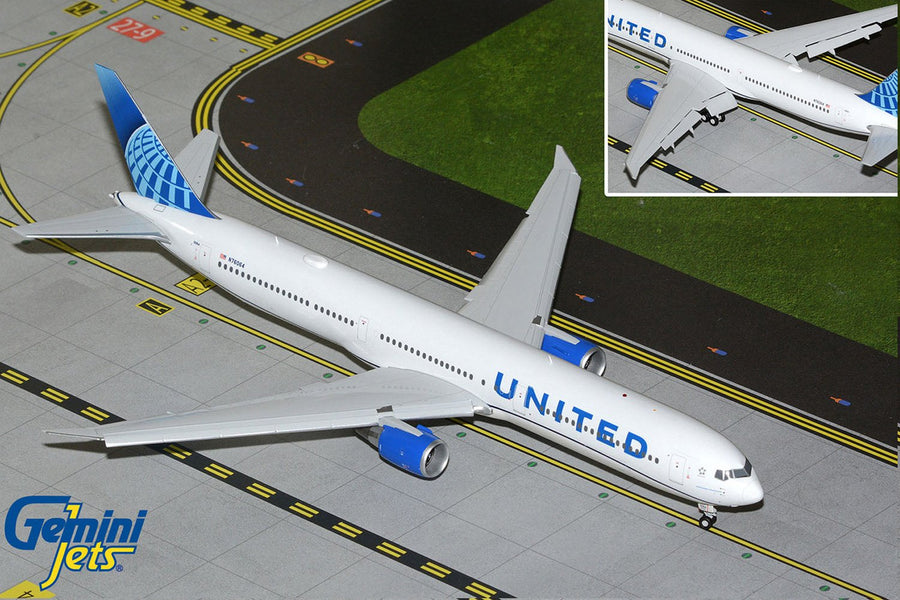 Gemini Jets United Airlines Boeing 767-400ER 1:200 Diecast Model Aircraft - N76064 - G2UAL1445F