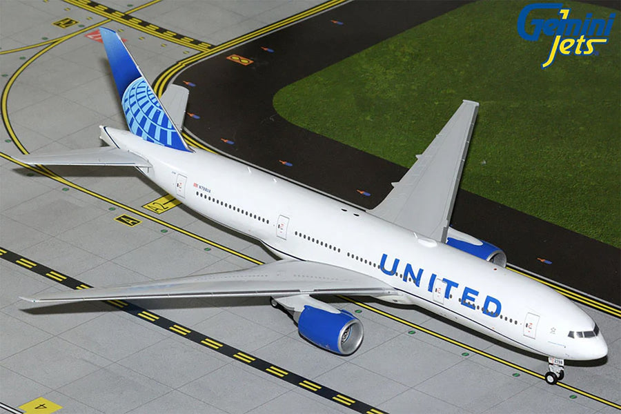 Gemini Jets United Airlines Boeing 777-200ER N798UA 1:200 Diecast Model Aircraft - G2UAL1260