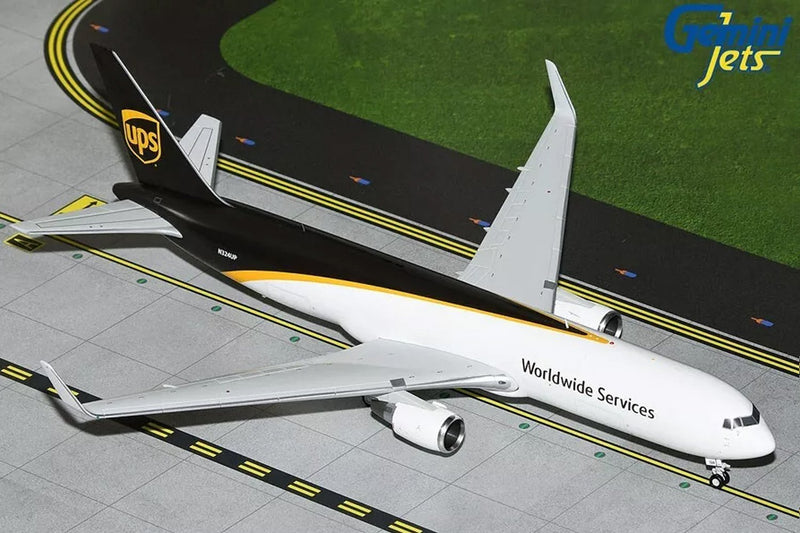 Gemini Jets UPS B767-300ERF Diecast - N324UP - 1/200 - G2UPS1276