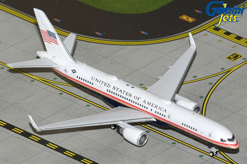 Gemini Jets USAF Boeing C-32A (B757-200) 31000 "Air Force Two" Diecast - 1/400 - GJAFO2434