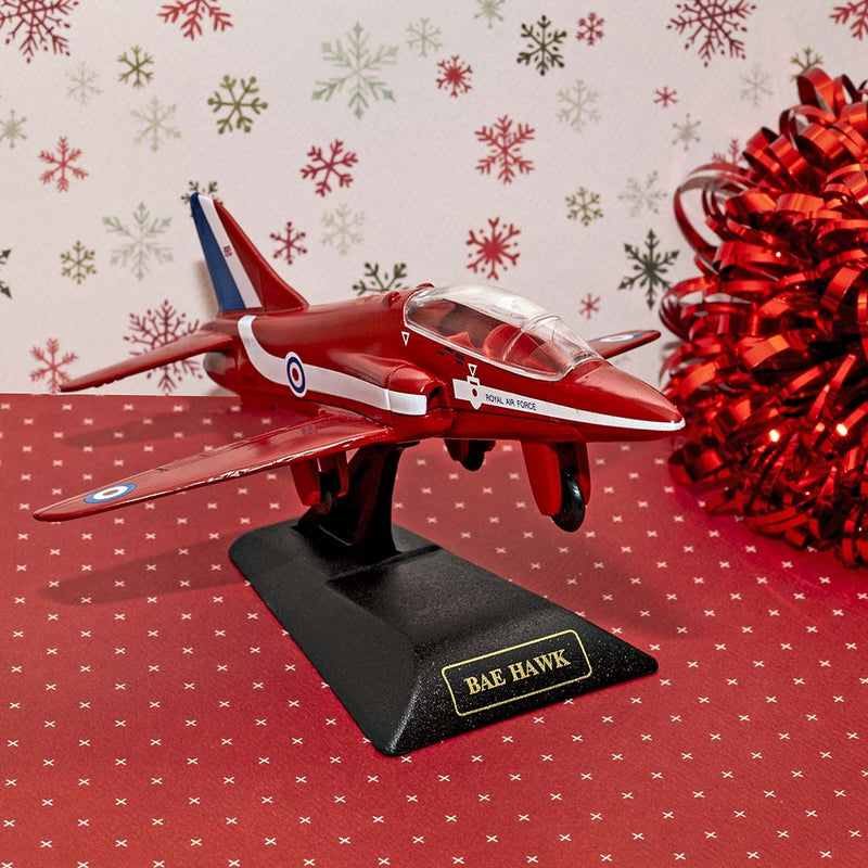 Motormax RAF BAE Hawk Red Arrows 1:100 Diecast Model Aircraft