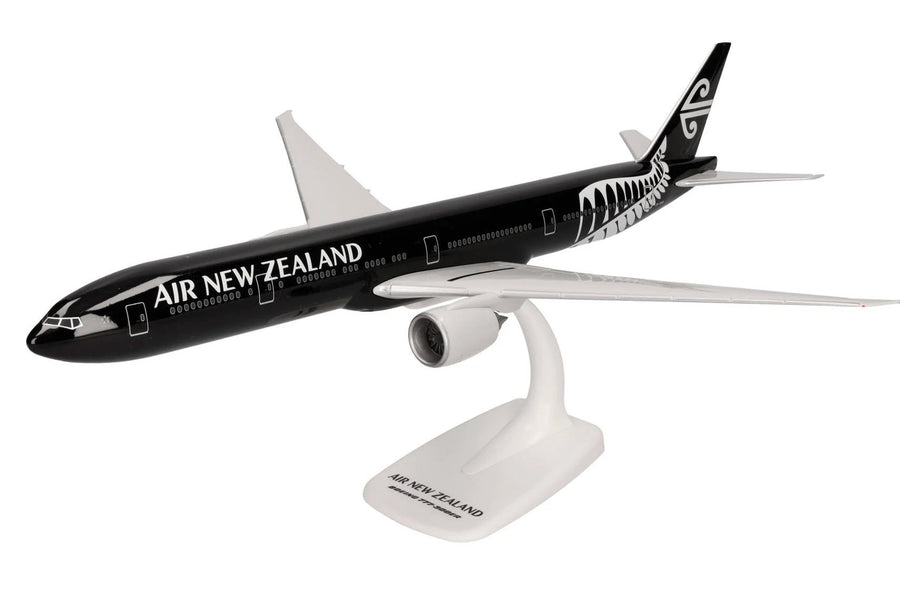 Herpa Air New Zealand Boeing 777-300ER 1/200 Plastic Model Aircraft - ZK-OKQ
