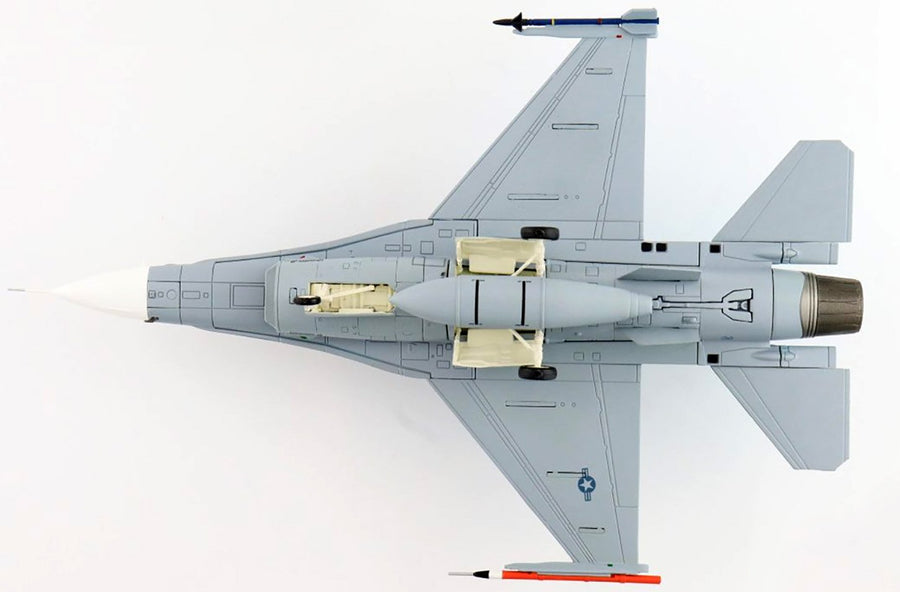 Hobby Master F-16B Fighting Falcon "Top Gun" 04 1/72 Diecast Model Aircraft HA38017