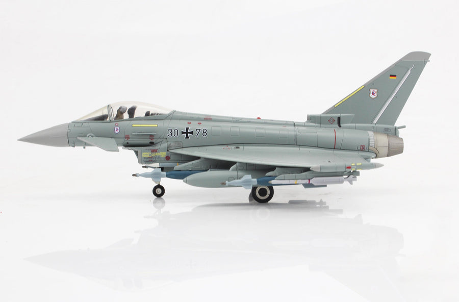 Hobbymaster HA6727 Tornado GR.4 ZA554 RAF 100 Years 1/72 Diecast Model Aircraft