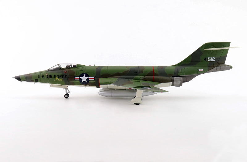 Hobbymaster HA9305 - McDonnell RF-101A Voodoo USAF 363rd TRW,Udorn RTAFB, Thailand, 1965 Diecast Scale Model -  1/72