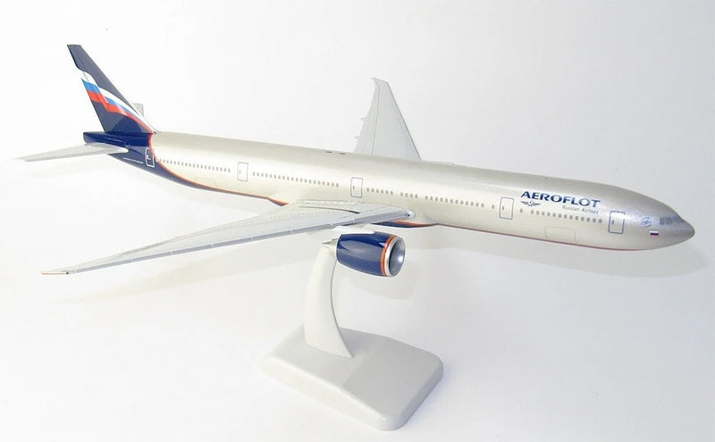 Hogan Boeing 777-300ER Aeroflot Plastic Model - Scale 1:200