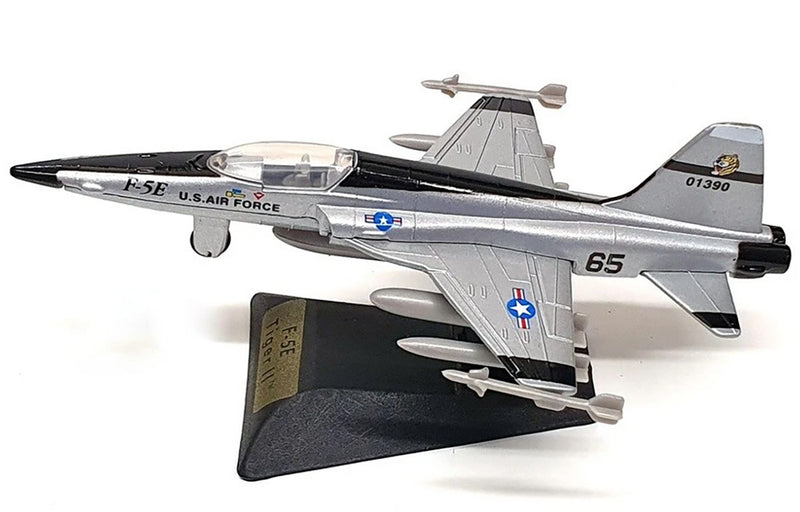 Motormax RAF Jaguar 1:100 Diecast Model Aircraft
