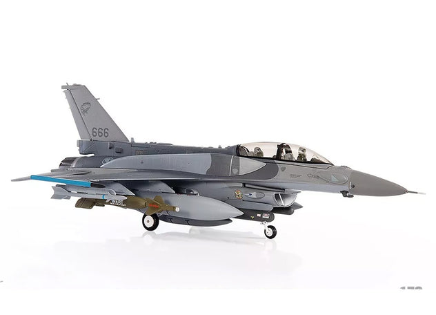 JC Wings F-16D Fighting Falcon RSAF 425th Fighter Sqn 1/72 Diecast Model Aircraft