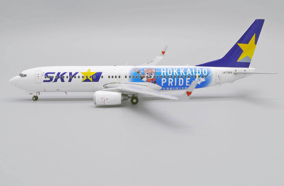 JC Wings Skymark Airlines Boeing 737-800 "Hokkaido Pride" Diecast Model - JA73NX - 1/200