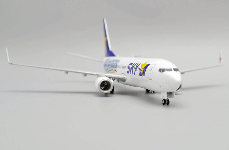 JC Wings Skymark Airlines Boeing 737-800 "Hokkaido Pride" Diecast Model - JA73NX - 1/200