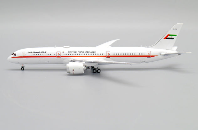 JC Wings UAE Abu Dhabi Boeing 787-9 Dreamliner 1:400 Diecast Model Aircraft - A6-PFE - LH4244