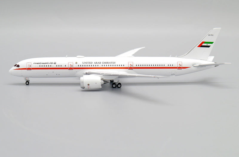 JC Wings UAE Abu Dhabi Boeing 787-9 Dreamliner Diecast - A6-PFE - 1/400 - JCLH4244