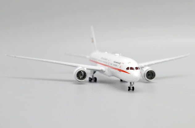 JC Wings UAE Abu Dhabi Boeing 787-9 Dreamliner 1:400 Diecast Model Aircraft - A6-PFE - LH4244