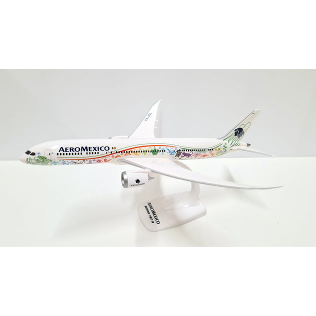 PPC Holland AeroMexico Boeing 787-9 Dreamliner XA-ADL 1:200 Plastic Model Aircraft