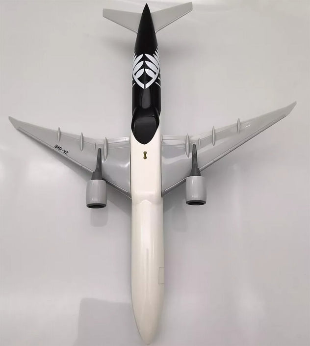 PPC Holland Air New Zealand Boeing 777-300ER ZK-OKR 1/200 Scale Plastic Model Aircraft