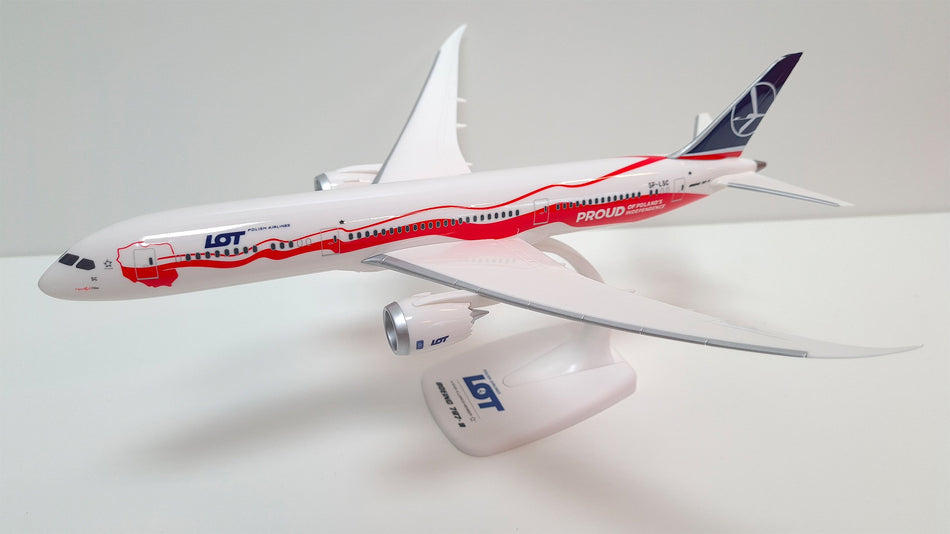 PPC LOT Polish Boeing 787-9 Dreamliner Proud of Polands Independence - Plastic Model - 1/200 Scale