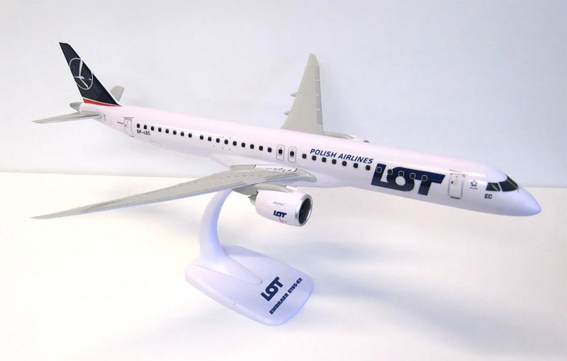 PPC LOT Polish Embraer E-195-E2 - Plastic Model - 1/100 Scale