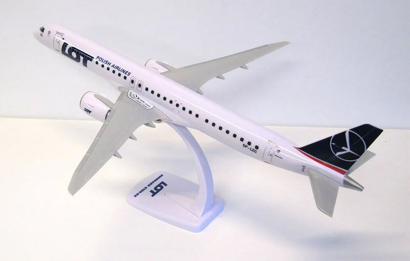 PPC LOT Polish Embraer E-195-E2 - Plastic Model - 1/100 Scale