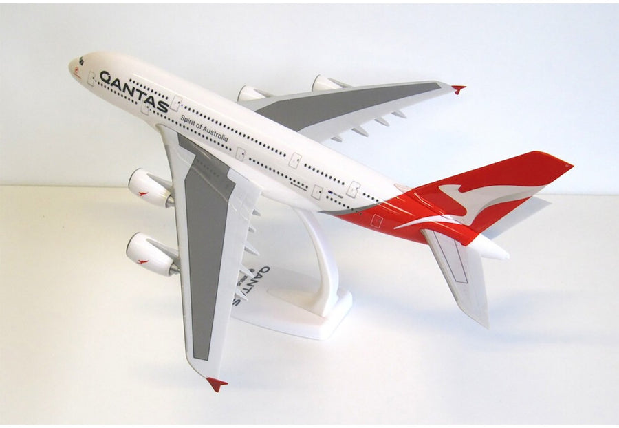 PPC Holland Qantas Airbus A380 1:200 Scale Plastic Model Aircraft