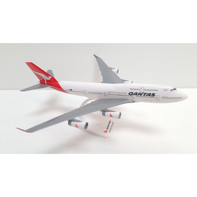 PPC Holland Qantas Boeing 747-400 1:250 Scale Plastic Model Aircraft