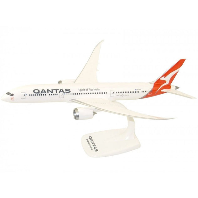 PPC Holland Qantas Boeing 787-9 1:250 Scale Plastic Model Aircraft