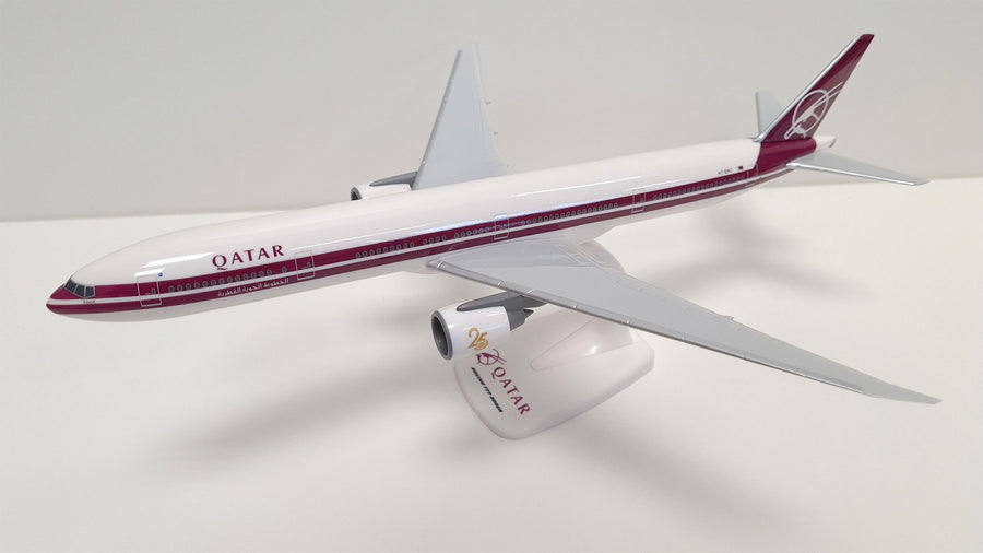 PPC Holland Boeing 777-300ER Qatar Airways Retro Livery 1:200 Scale Plastic Model Aircraft