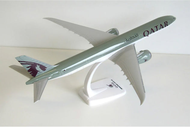PPC Holland Qatar Airways Boeing 777-9X 1:200 Scale Plastic Model Aircraft