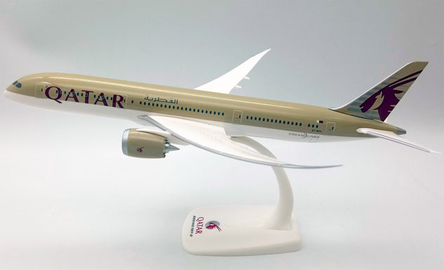 PPC Holland Qatar Airways Boeing 787-9 1:200 Scale Plastic Model Aircraft