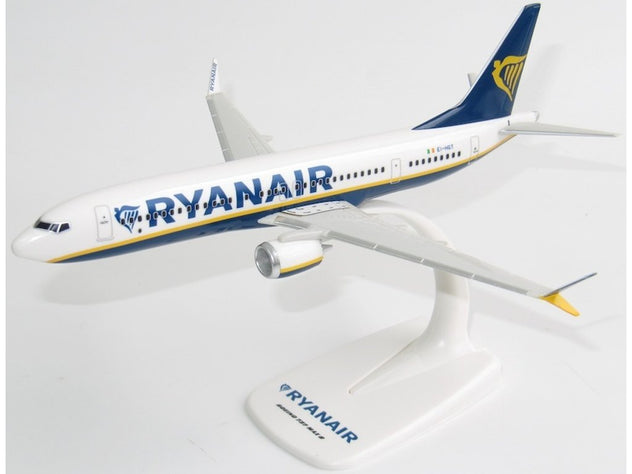 PPC Holland Ryanair Boeing 737 Max 8 1:200 Scale Plastic Model Aircraft