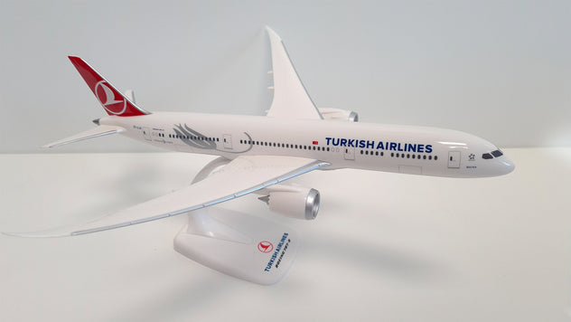 PPC Holland Turkish Airlines Boeing 787-9 1:200 Scale Plastic Model Aircraft