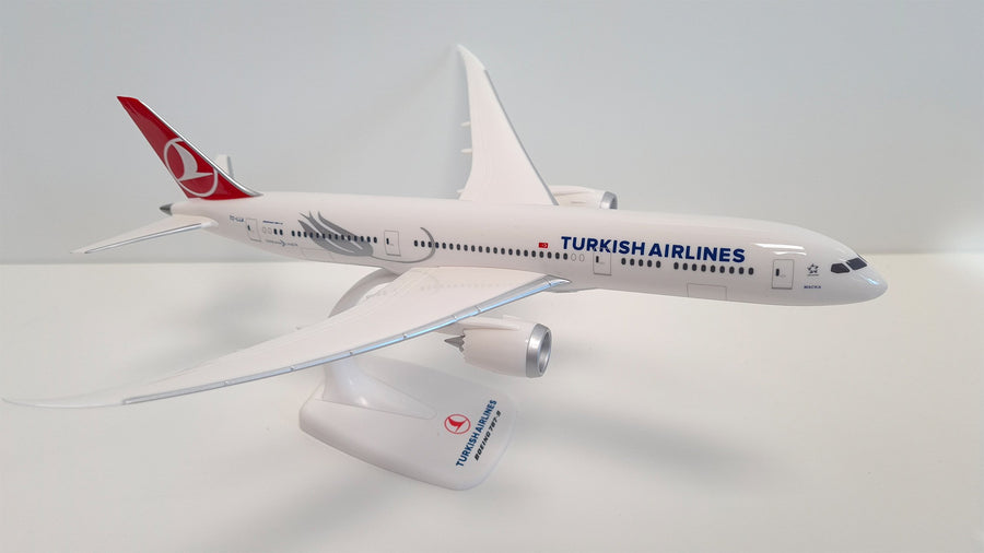 PPC Holland Turkish Airlines Boeing 787-9 1:200 Scale Plastic Model Aircraft